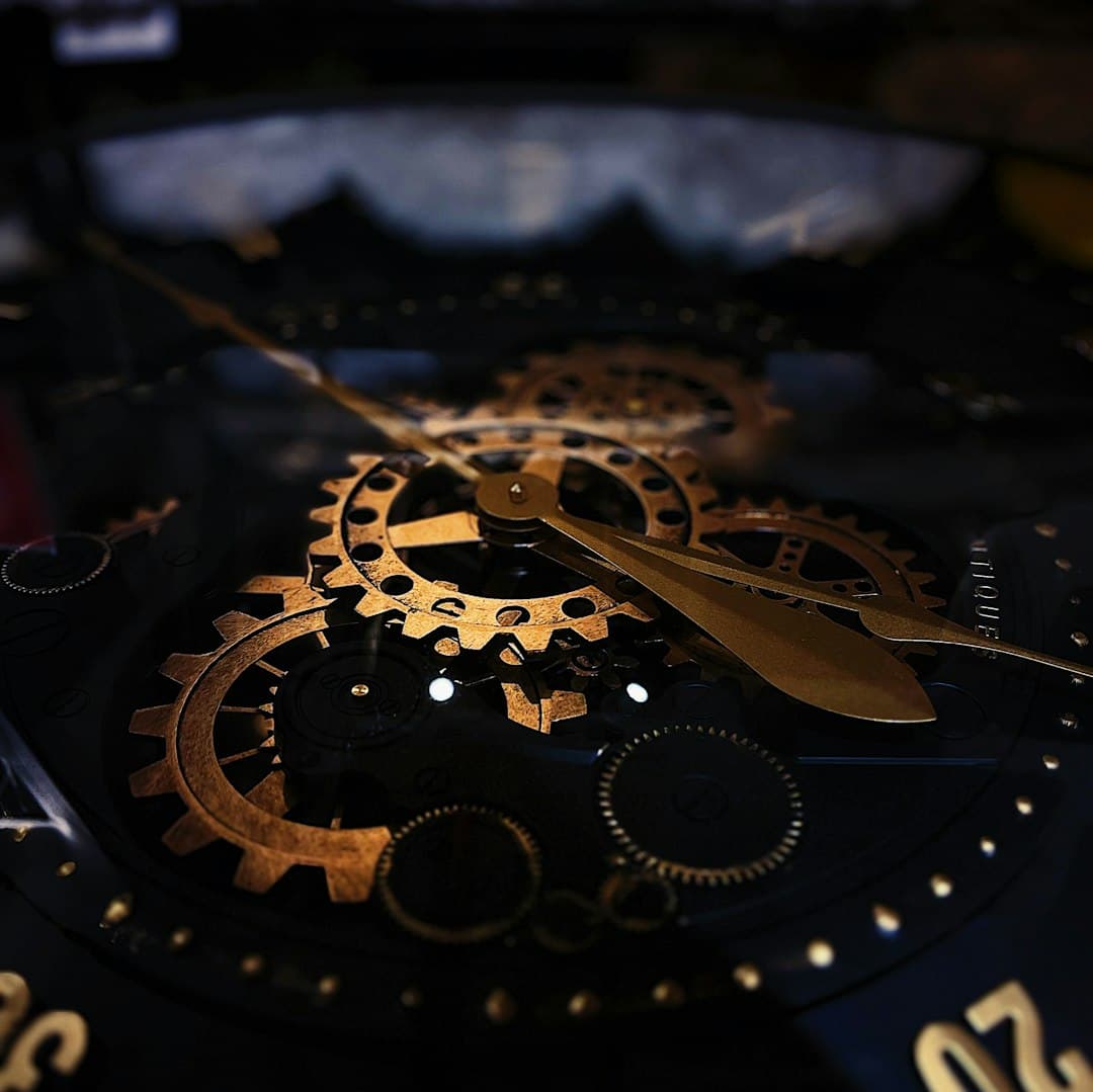 Bộ máy tourbillon volant N°1 close-up