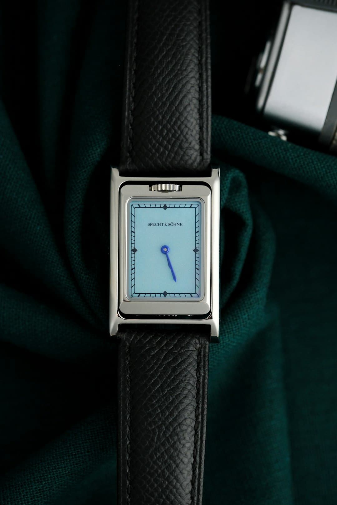 Tonneau Heritage Bạch kim 38mm — Complication #16