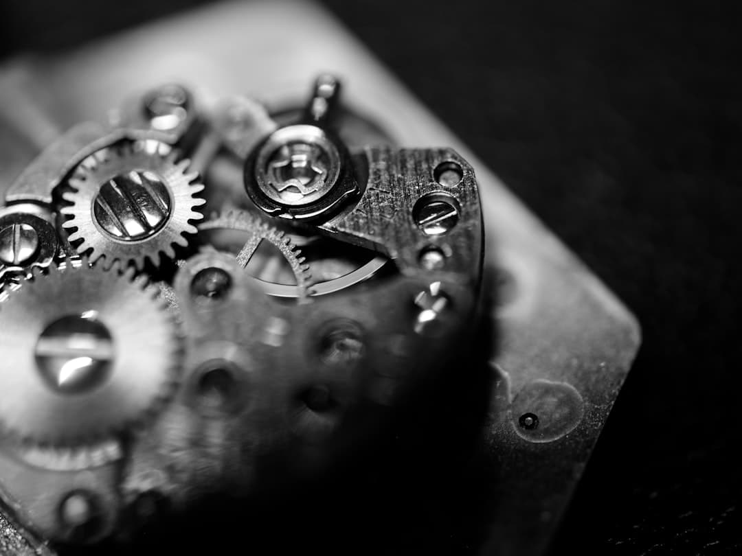 Calibre AU-2200 macro photograph